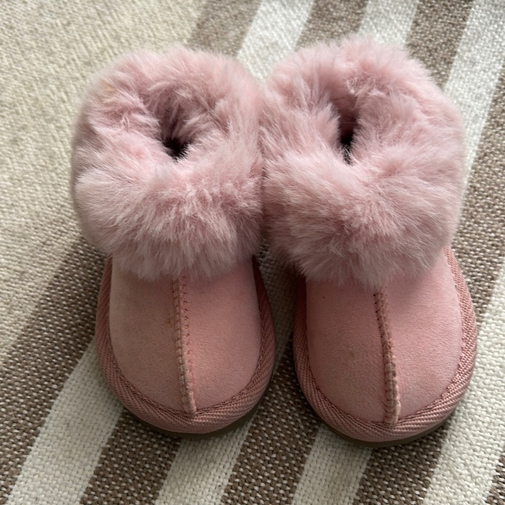 Cat & Jack Cozy Pink Faux Fur Baby Booties